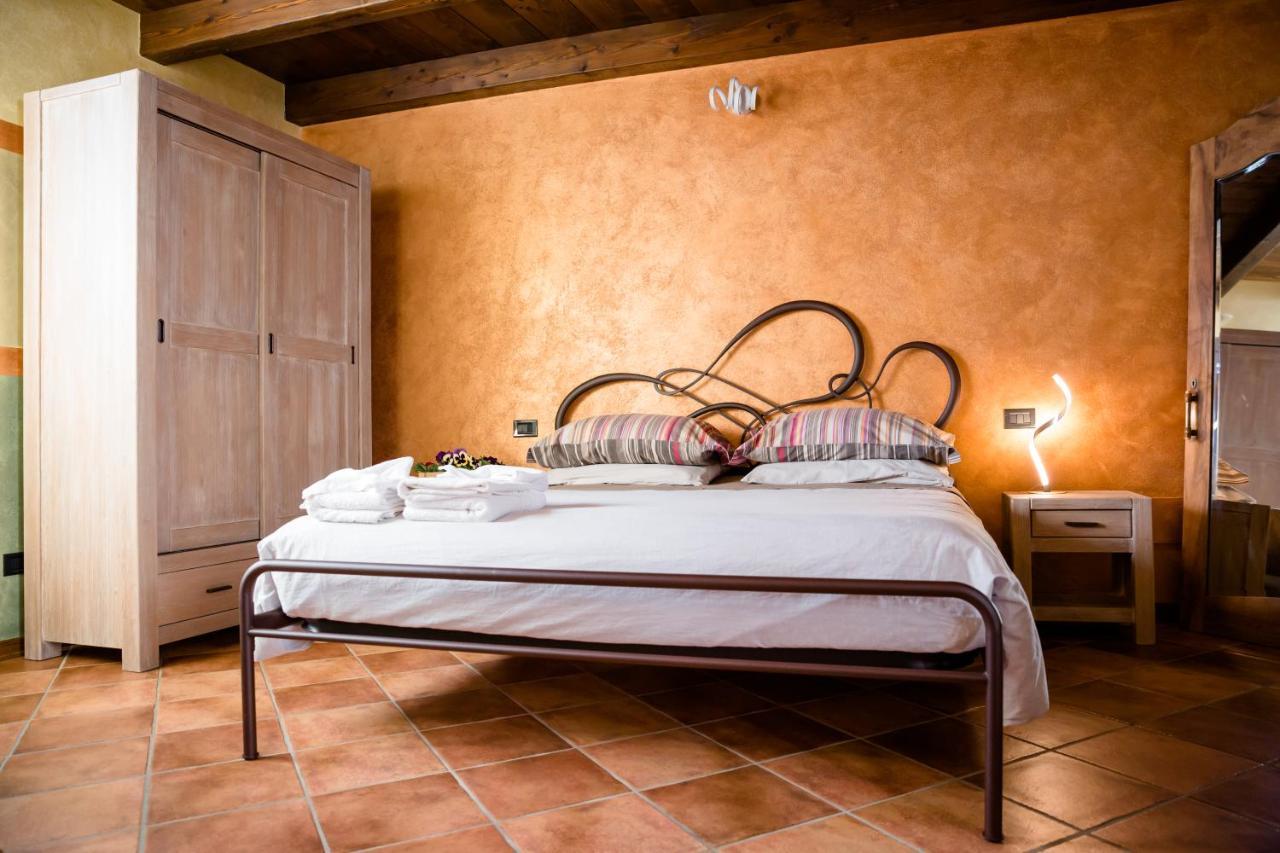 Ca' Baetti L'Antico Borgo Bed and Breakfast Roncola Eksteriør billede