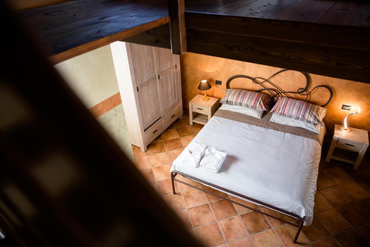 Ca' Baetti L'Antico Borgo Bed and Breakfast Roncola Eksteriør billede