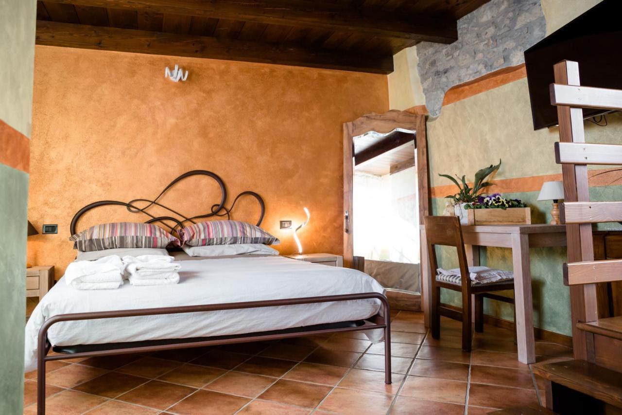 Ca' Baetti L'Antico Borgo Bed and Breakfast Roncola Eksteriør billede